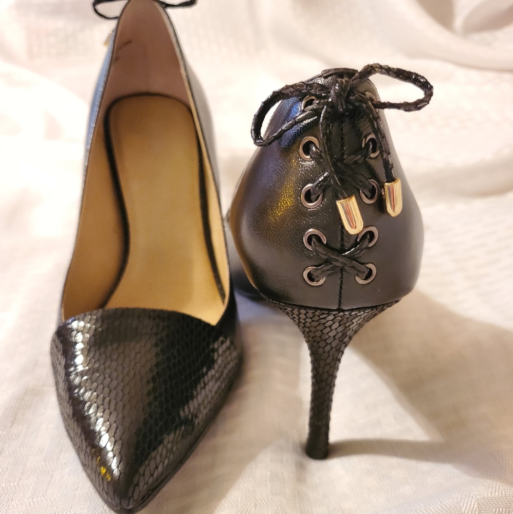 Corset Detail Pumps